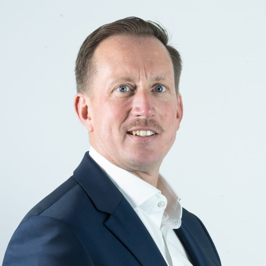 Stephen Saunders, Chief Operating Officer